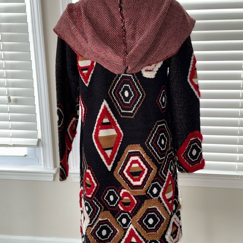 Tribal Patterned Hooded Cardigan - Black and Red - Picture 5 of 6